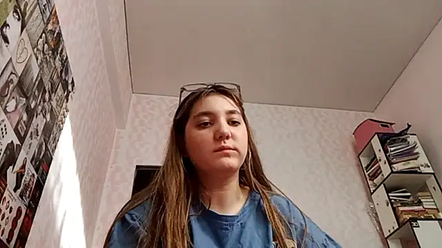 Snapshot of JanineThielman chatting on June 2026 12:09:02 PM JanineThielman online show from June 2026 12:09:02 PM