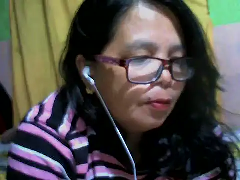 Snapshot of Flowerblossom123 chatting on May 2026 04:04:02 PM Flowerblossom123 online show from May 2026 04:04:02 PM