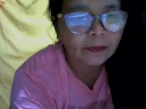 Snapshot of Flowerblossom123 chatting on May 2026 04:01:02 PM Flowerblossom123 online show from May 2026 04:01:02 PM