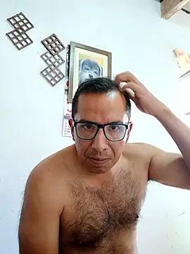 DIEGOLUIS2026 online show from April 2026 06:02:02 PM