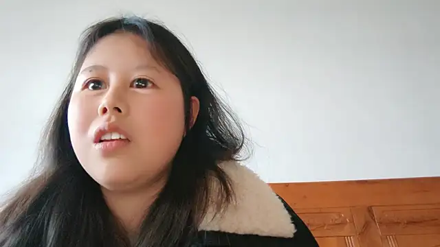 Snapshot of Hannah-33 chatting on February 2026 07:42:02 AM Hannah-33 online show from February 2026 07:42:02 AM