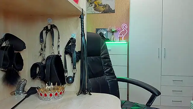 KristiTopxx online show from November 2025 08:30:02 PM