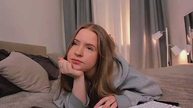 Arya Thomas online show from March 2026 04:45:02 PM