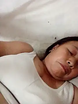 heesuu11 online show from April 2026 04:04:02 PM