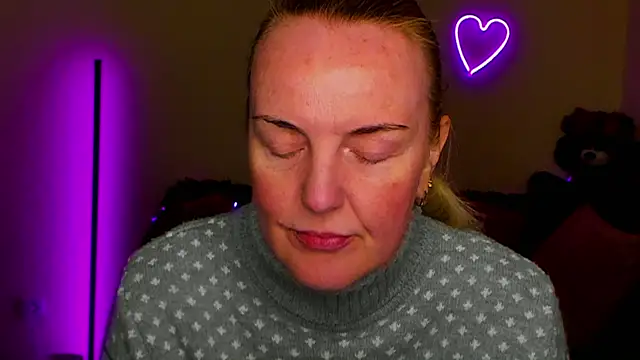 Snapshot of Bella_soulmate chatting on April 2026 01:41:02 PM Bella soulmate online show from April 2026 01:41:02 PM