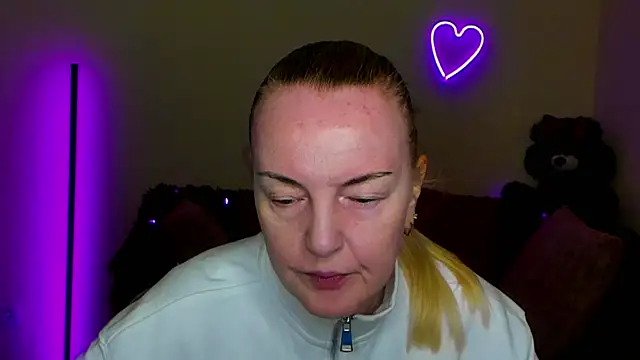 Snapshot of Bella_soulmate chatting on April 2026 11:30:02 AM Bella soulmate online show from April 2026 11:30:02 AM
