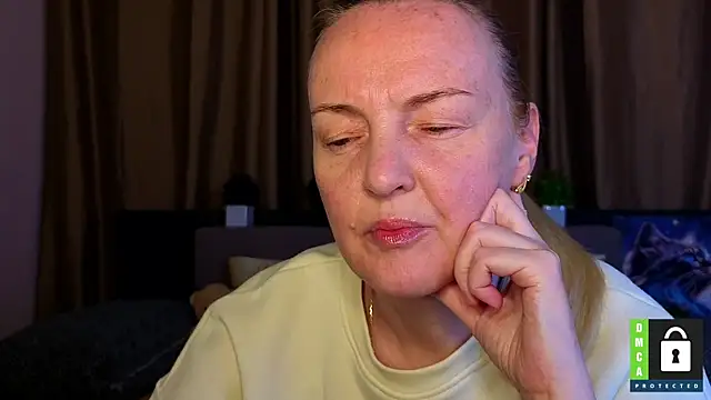 Snapshot of Bella_soulmate chatting on May 2026 05:25:02 AM Bella soulmate online show from May 2026 05:25:02 AM