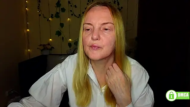Snapshot of Bella_soulmate chatting on May 2026 05:25:02 AM Bella soulmate online show from May 2026 05:25:02 AM
