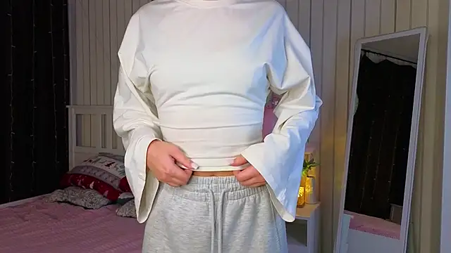 EarthaLevra online show from April 2026 08:42:01 PM