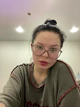 Snapshot of CindyMil chatting on May 2026 06:24:02 PM CindyMil online show from May 2026 06:24:02 PM