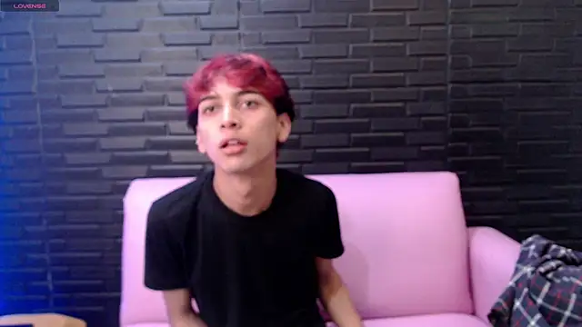 Snapshot of DanteLux chatting on February 2026 04:17:01 PM DanteLux online show from February 2026 04:17:01 PM