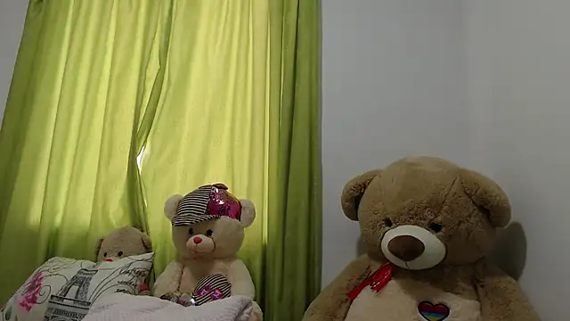Snapshot of saraa_ramirez chatting on April 2026 05:06:02 PM saraa ramirez online show from April 2026 05:06:02 PM