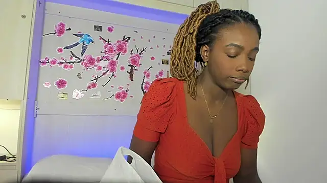 Snapshot of Oshun_444 chatting on June 2026 04:12:02 AM Oshun 444 online show from June 2026 04:12:02 AM