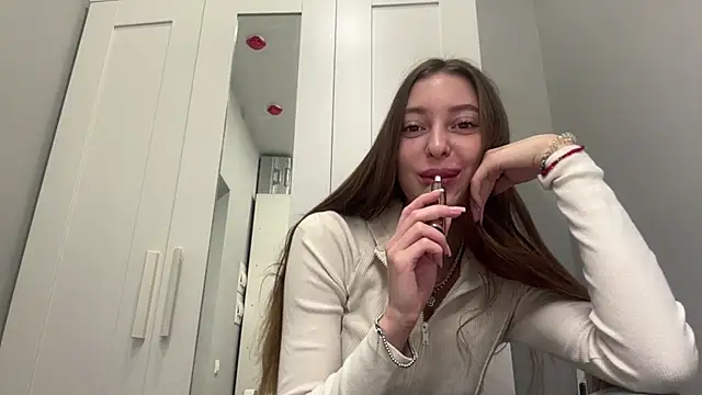 Snapshot of selena_favn chatting on March 2026 02:03:01 AM selena favn online show from March 2026 02:03:01 AM