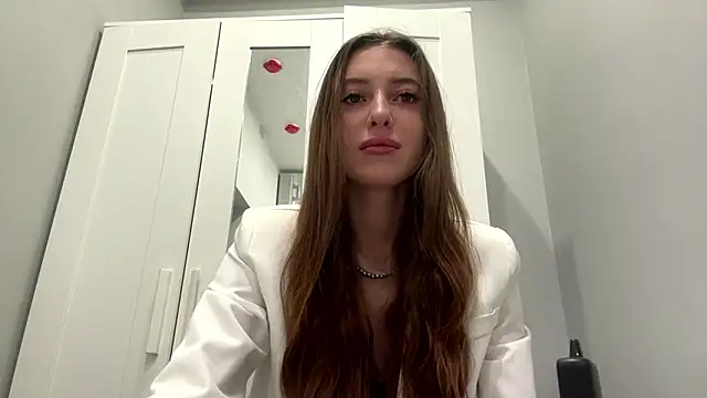 selena favn online show from March 2026 01:09:02 AM