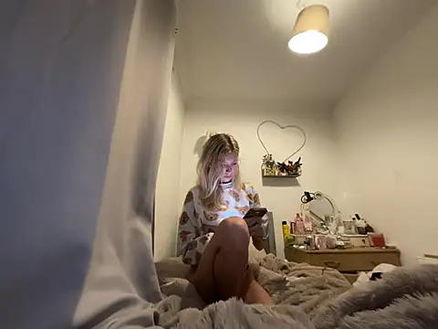 Snapshot of maisco19 chatting on March 2026 10:45:01 PM maisco19 online show from March 2026 10:45:01 PM