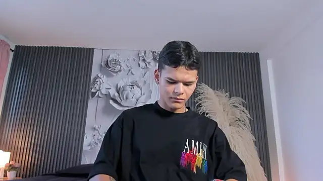 DylanRoyce  online show from March 2026 12:52:02 PM