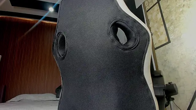 DylanRoyce  online show from April 2026 12:19:02 PM