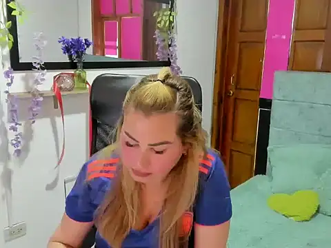 Julieta star  online show from March 2026 07:03:01 PM