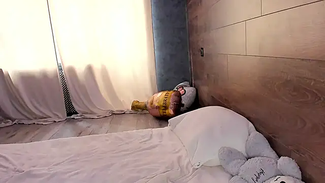 AmmyLuu online show from March 2026 12:31:01 PM