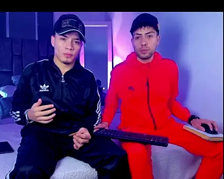 Snapshot of alex_and_christhoper chatting on February 2026 01:39:02 AM alex and christhoper online show from February 2026 01:39:02 AM