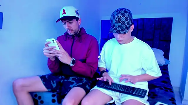 alex and christhoper online show from March 2026 01:33:02 PM