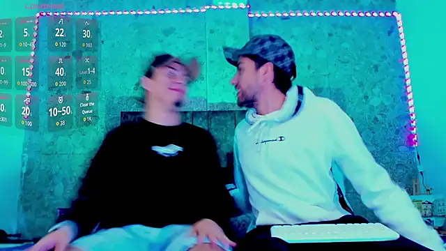 alex and christhoper online show from May 2026 10:09:02 AM