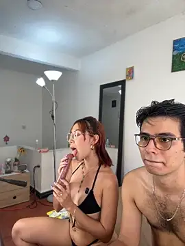 Snapshot of Mia-Valeria- chatting on May 2026 10:15:01 PM Mia-Valeria- online show from May 2026 10:15:01 PM