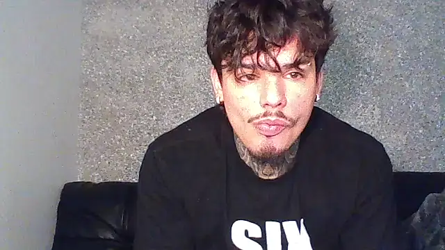 Snapshot of SNAKEARM chatting on February 2026 10:42:01 PM SNAKEARM online show from February 2026 10:42:01 PM