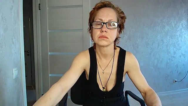Snapshot of LioraWeiss chatting on April 2026 02:09:02 PM LioraWeiss online show from April 2026 02:09:02 PM