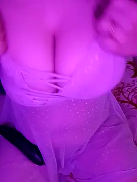 Snapshot of Lona_Hot chatting on May 2026 09:48:02 AM Lona Hot online show from May 2026 09:48:02 AM