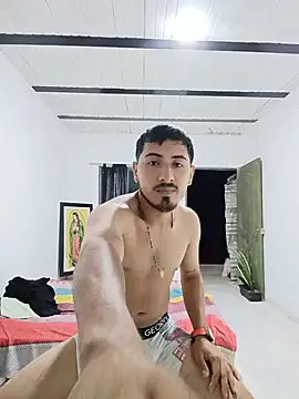 Santiag0122  online show from May 2026 04:17:01 AM