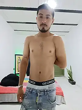 Santiag0122  online show from May 2026 04:29:02 AM