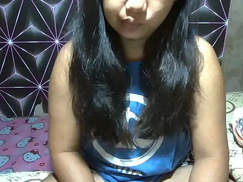 Snapshot of Flowerbebe chatting on April 2026 06:10:01 PM Flowerbebe online show from April 2026 06:10:01 PM
