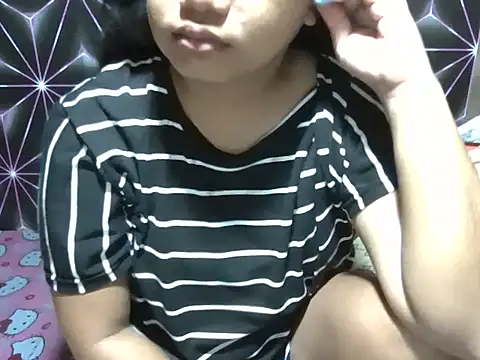 Snapshot of Flowerbebe chatting on May 2026 06:01:01 PM Flowerbebe online show from May 2026 06:01:01 PM