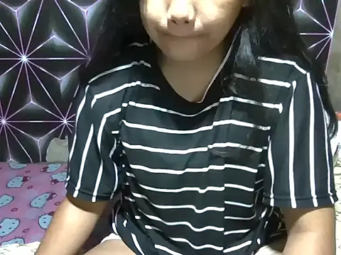 Snapshot of Flowerbebe chatting on May 2026 07:08:01 PM Flowerbebe online show from May 2026 07:08:01 PM