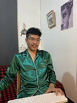 Snapshot of asian_darlingcummersxXx chatting on May 2026 02:01:02 PM asian darlingcummersxXx online show from May 2026 02:01:02 PM