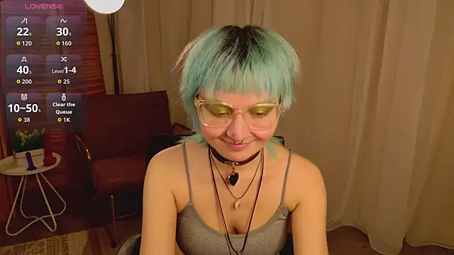 Snapshot of powderofgun chatting on April 2026 08:22:01 PM powderofgun online show from April 2026 08:22:01 PM