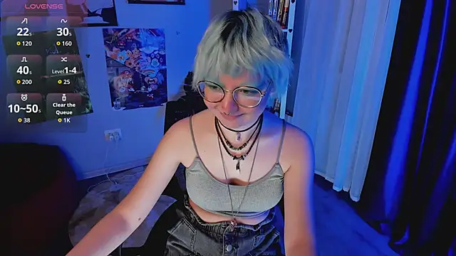 Snapshot of powderofgun chatting on April 2026 08:57:02 PM powderofgun online show from April 2026 08:57:02 PM