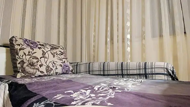 FrosstyRose online show from March 2026 07:08:01 PM