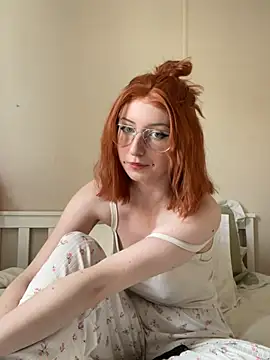 Snapshot of KandyPaws chatting on July 2026 11:47:01 AM KandyPaws online show from July 2026 11:47:01 AM