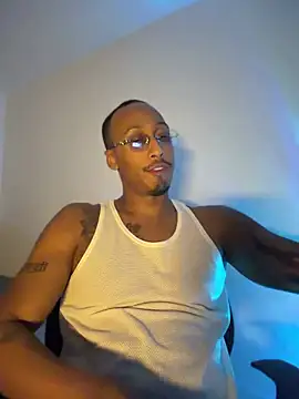 Snapshot of bruno_west chatting on May 2026 04:21:02 AM bruno west online show from May 2026 04:21:02 AM