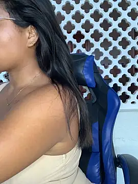 Coraline em online show from March 2026 06:09:02 PM