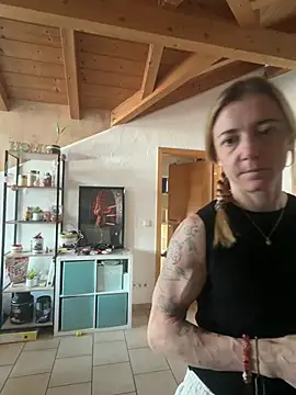 Snapshot of FitAnna chatting on March 2026 02:57:01 PM FitAnna online show from March 2026 02:57:01 PM