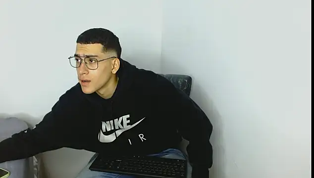 oliver   saint online show from March 2026 11:11:01 PM