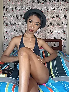 Snapshot of TinnaPeyton chatting on May 2026 06:48:01 PM TinnaPeyton online show from May 2026 06:48:01 PM