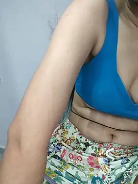 Snapshot of NeetuKumri chatting on April 2026 04:39:01 PM NeetuKumri online show from April 2026 04:39:01 PM