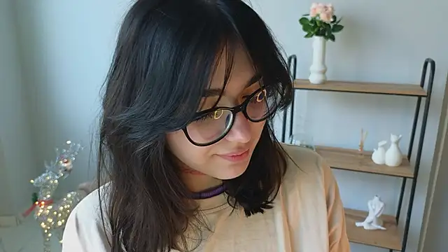 Snapshot of Bell_Menis chatting on March 2026 08:18:01 AM Bell Menis online show from March 2026 08:18:01 AM