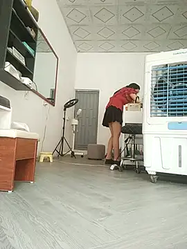 Ivy Trix2 online show from April 2026 02:06:01 AM