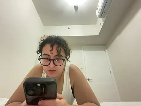 yassiestar online show from March 2026 06:35:02 PM